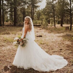 wedding gown- women's size 6, hips- 39 1/4, waist 32 1/4, bust 37 1/4